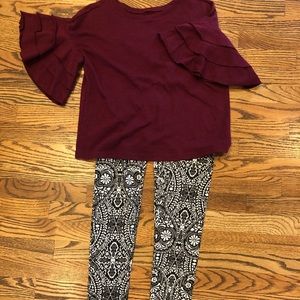 Ladies Outfit: top PM A.NA., bottom M Aeropostale